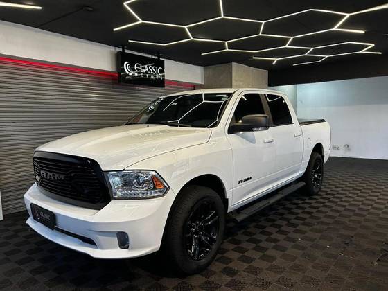 RAM CLASSIC 5.7 V8 GASOLINA LARAMIE CD 4X4 AUTOMÁTICO